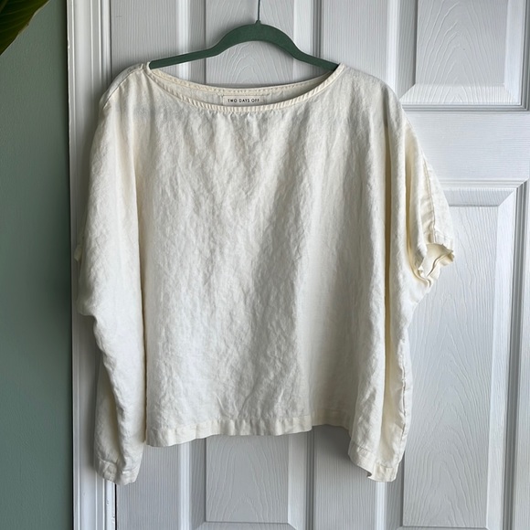 Two Days Off Olivia Top - Picture 2 of 5